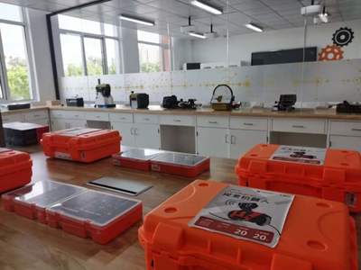 華二松江以創(chuàng)新引領打造“四個校園”，為區(qū)域基礎教育高質(zhì)量發(fā)展注入強勁動能